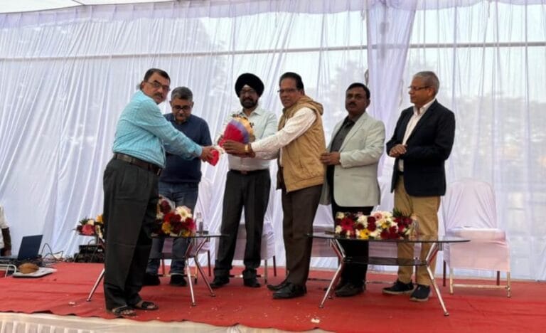 सेवानिवृत्त मुख्य अभियंता एस एन सिंह का हुआ भव्य सम्मान 23 IMG-20251129-WA0049