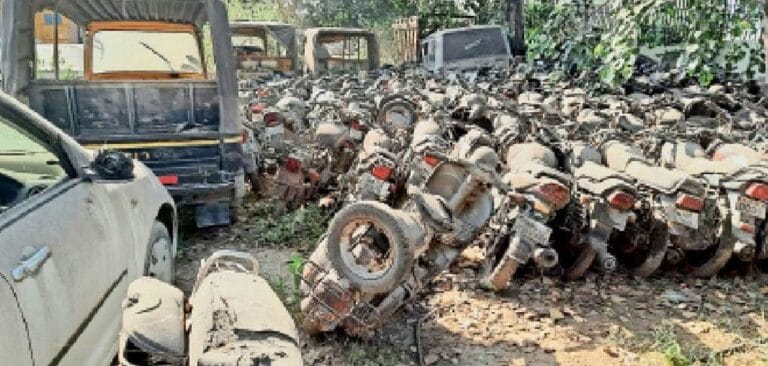 खनिज नियम 2022 की मार: बैतूल में जप्त वाहन पुलिस थानों में कबाड़ बन रहे, मालिकों का संकट गहराया 20 79_1602634903