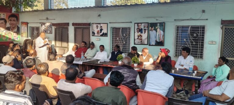 नगर पालिका के पार्षदों के आह्वान पर कांग्रेस के आंदोलन को आगे बढ़ाया गया 4 WhatsApp Image 2025-12-14 at 19.57.03