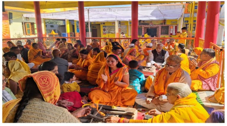 मानव जीवन के आत्मिक एवं सर्वांगीण विकास के लिए यज्ञ को अत्यंत महत्वपूर्ण 15 gayarei.jpg2