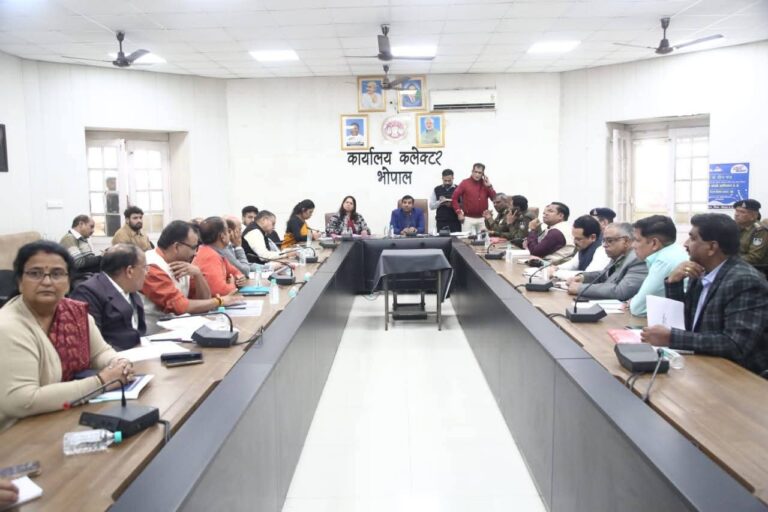अवैध कॉलोनी पर सख्ती, कलेक्टर ने दिये एफआईआर के साथ तोड़फोड़ की कार्रवाई के निर्देश 19 FB_IMG_1767429573741
