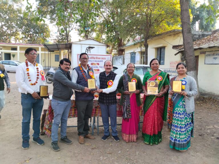 संकुल केंद्र भडूस में राष्ट्रीय गणित दिवस पर माॅडल प्रदर्शनी का आयोजन 3 IMG-20260102-WA0675