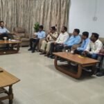 बिना कारण श्रमिकों को काम से न हटाएं