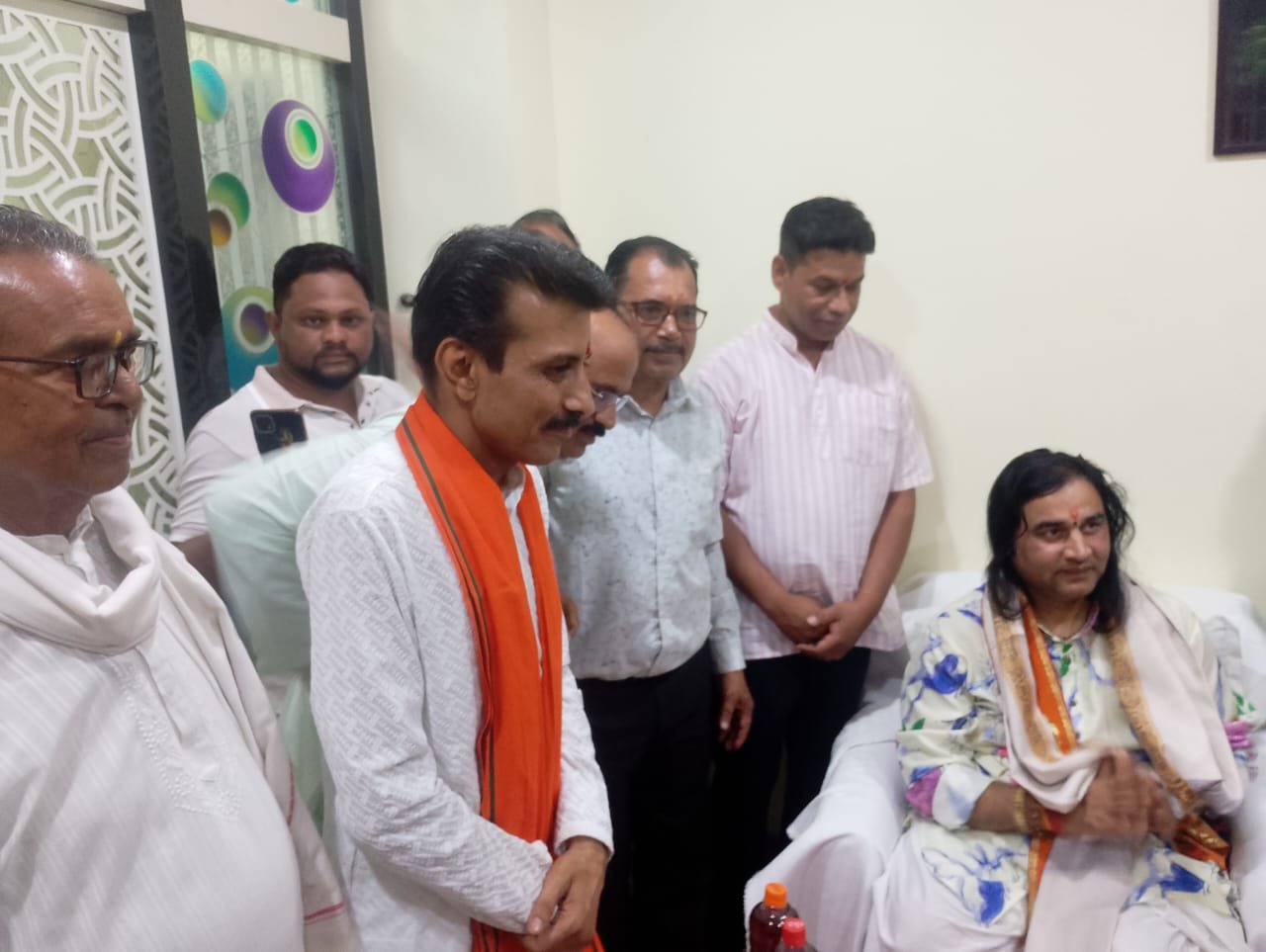 मुलताई में साधकों से मिले भागवत कथाकार देवकीनंदन ठाकुर, बोले- धर्म जागरण में बापूजी का योगदान अविस्मरणीय 11 WhatsApp Image 2026 06 10 at 19.03.06