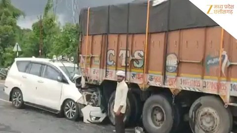 4517964-road-accident-4