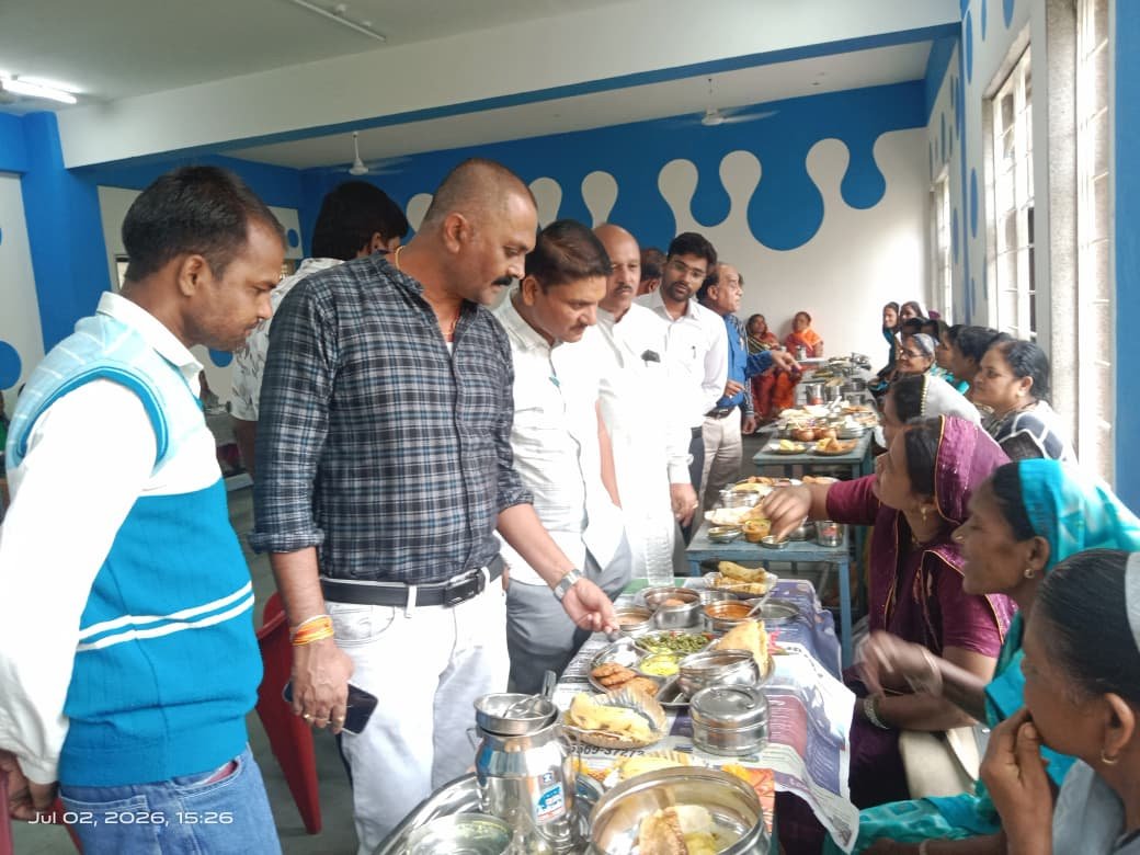 कुकिंग काँपीटीशन में रसोइयों ने भोजन निर्माण में नवाचार एवं रचनात्मकता का किया उत्कृष्ट प्रदर्शन 2 bahins1