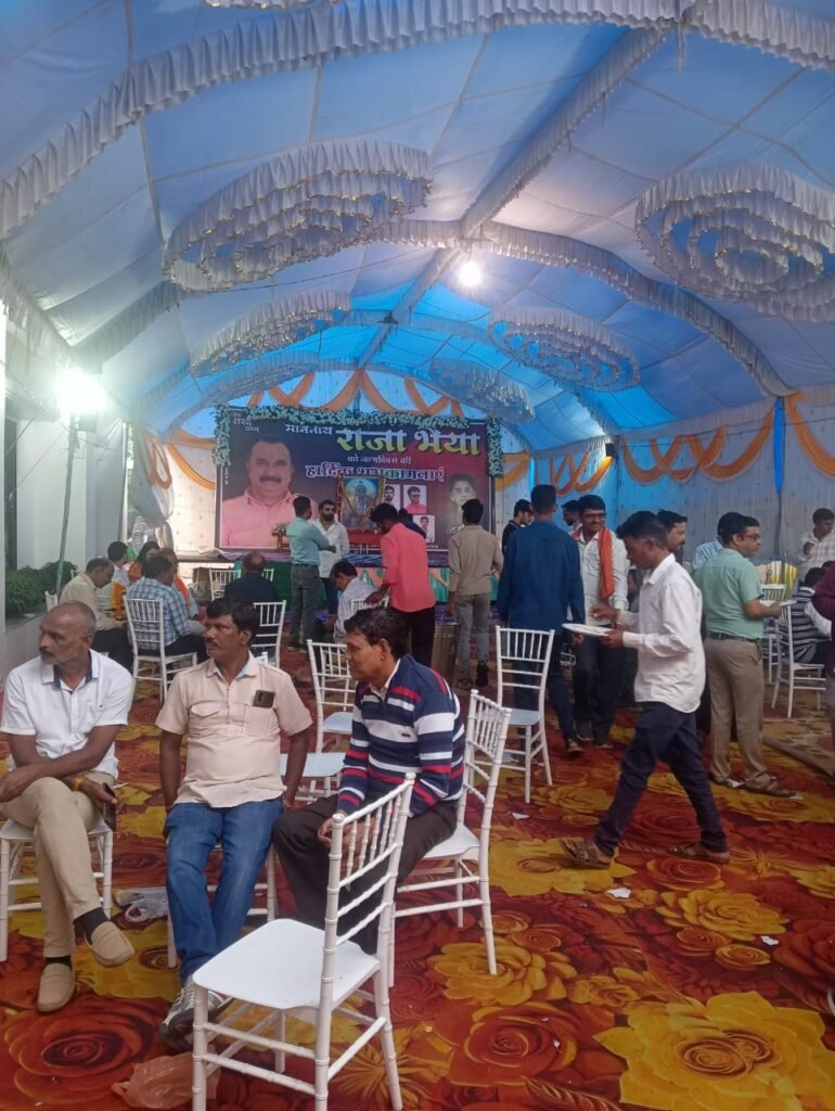 बैतूल जिला पंचायत अध्यक्ष राजा पवार ने कार्यकर्ताओं के साथ सादगी और उत्साह से मनाया अपना जन्मदिन; सुंदरकांड पाठ और सहभोज का हुआ आयोजन 3 fa8e2f34 3970 4b8a b1c7 3f193325b72c