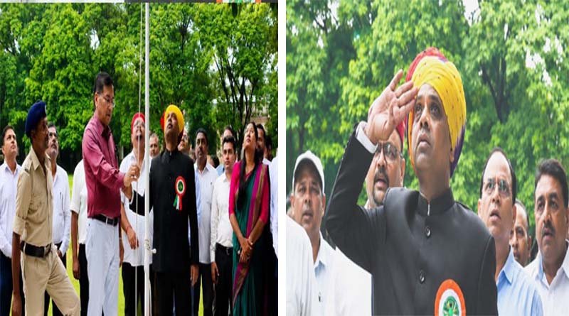 एक तस्वीर ऐसी भी -कलेक्टर ने अपने स्टेनो से करवाया ध्वजारोहण ,सम्मान, समानता और टीम भावना का खूबसूरत संदेश 1 narendra