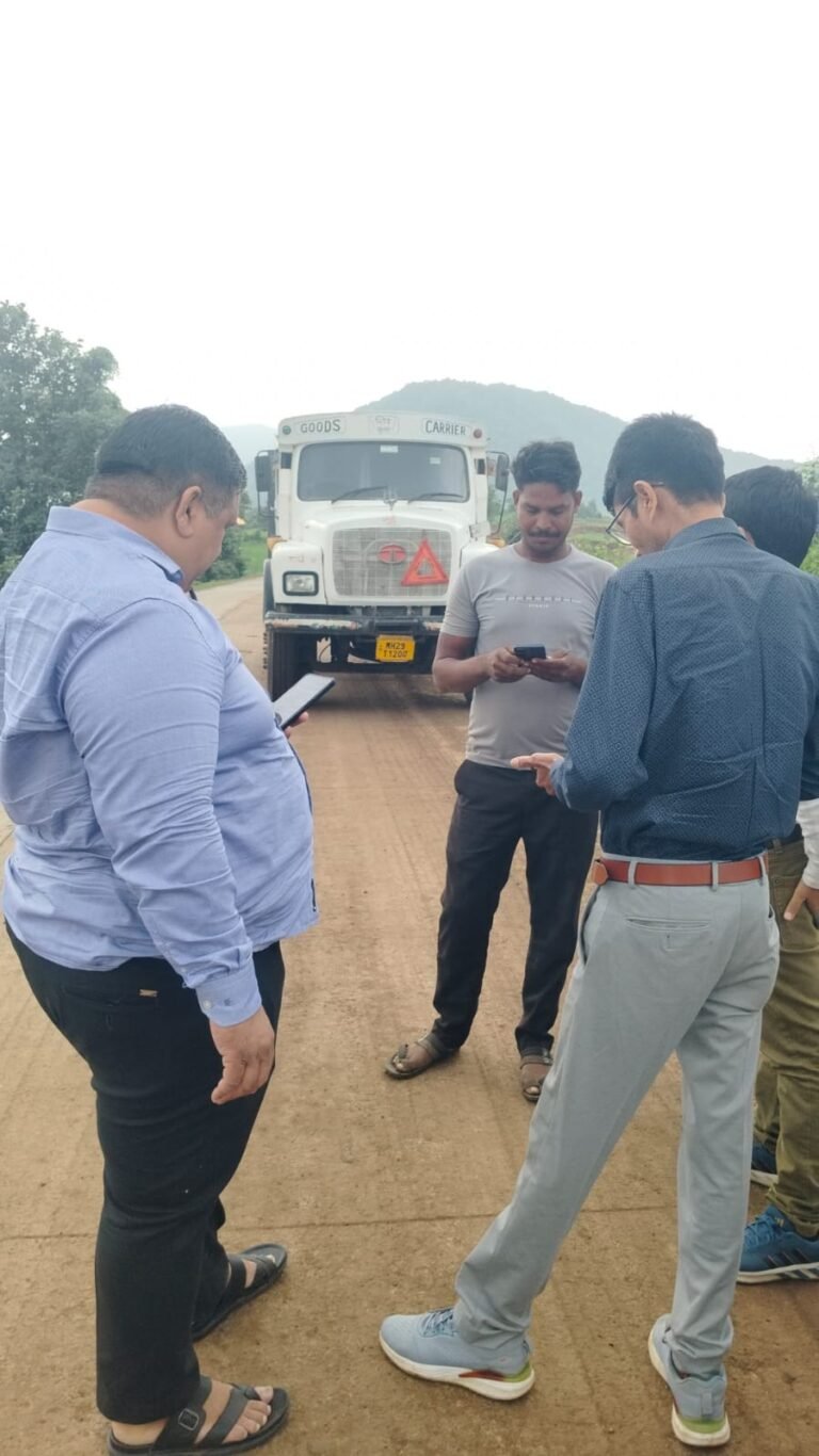 जिले के थपोड़ा क्षेत्र में मुरूम और गिट्टी के अवैध परिवहन
