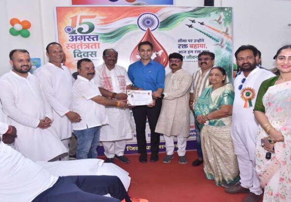 कलेक्टर की पहल -बैतूल में रक्तदान की नई मिसाल: अगस्त में 1,235 यूनिट रक्त संग्रह 8 rakdan